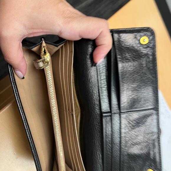 Pre-loved soft black leather Prada wallet - Picture 5 of 5